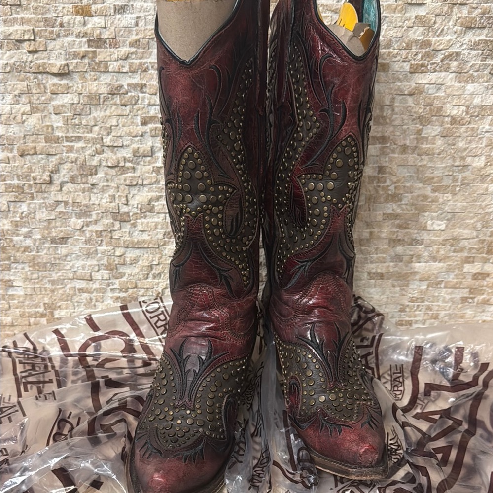 Corral Red and Black Heeled Boots